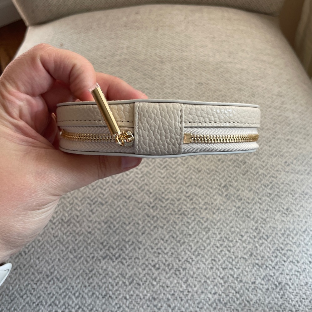 Cuyana Pebbled Leather Oval Jewelry Case in Light Beige with Gold Accent - Picture 2 of 7